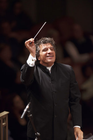 Giancarlo Guerrero conducetd the Boston Symphony Orchesatr in musicj of Bernsfeinand Tchaikobsvsly Thursady night,. File photo: photoKurtHeinecke